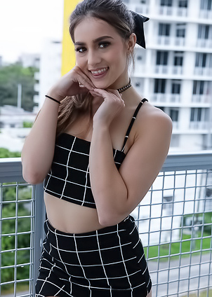 Sofie Reyez In Take Home Sex Test